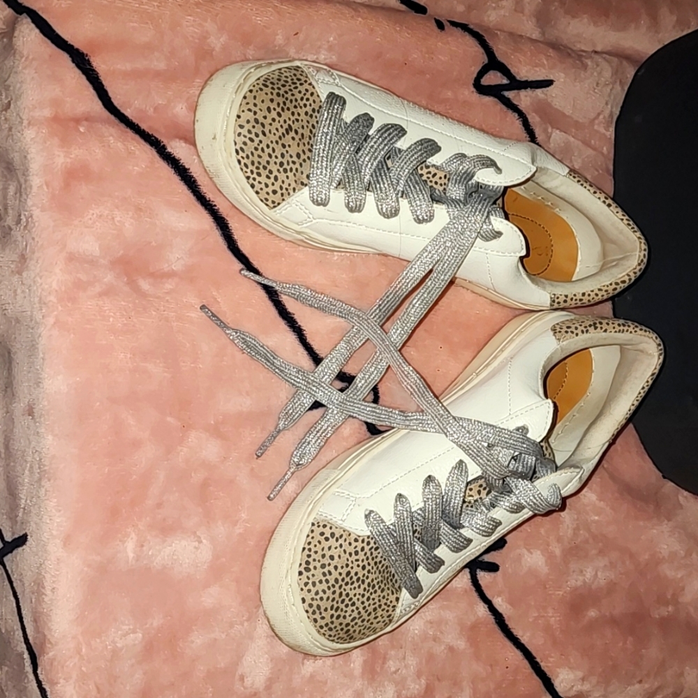 Tennis Shoes